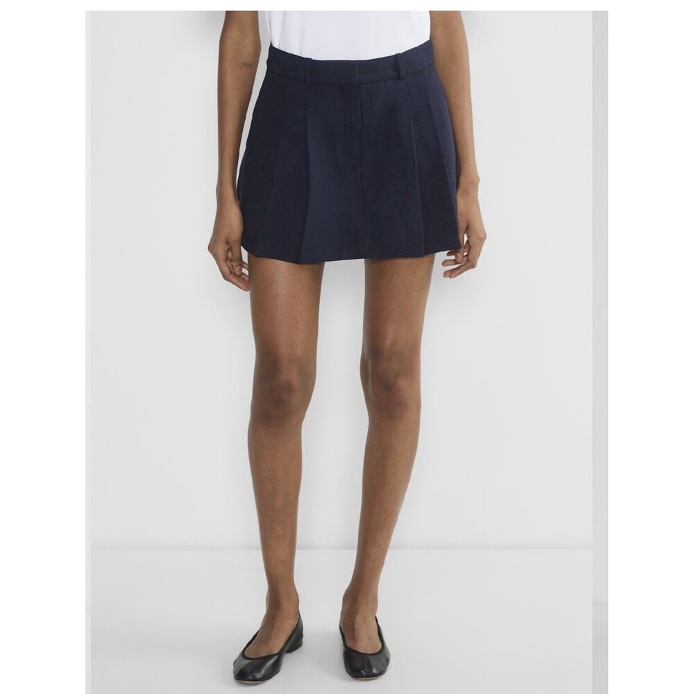 Aritzia Babaton Classic Mini Pleated Skirt Women's Size8 Navy Preppy